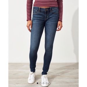 Classic Stretch Low-Rise Super Skinny Jeans